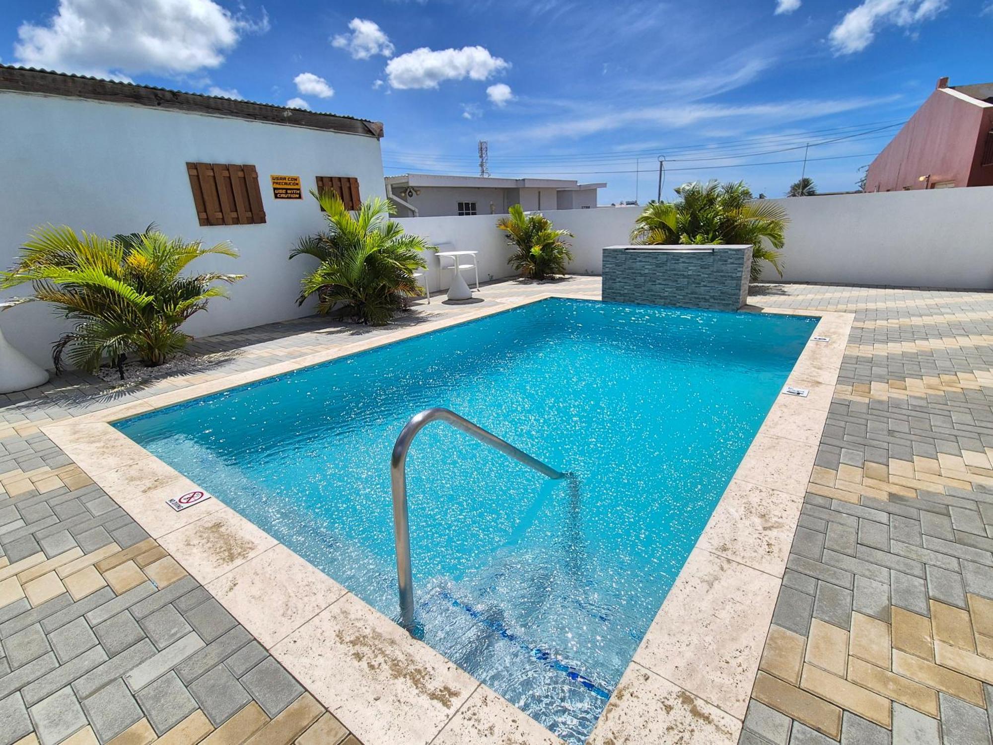 Ocean Breeze Apartments In Aruba Ораниестад Екстериор снимка